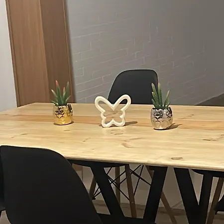 Δωμάτια σε οικογενειακή κατοικία Stelarium-suite Con Bano Privado En Casa Compartida-uebica2 *